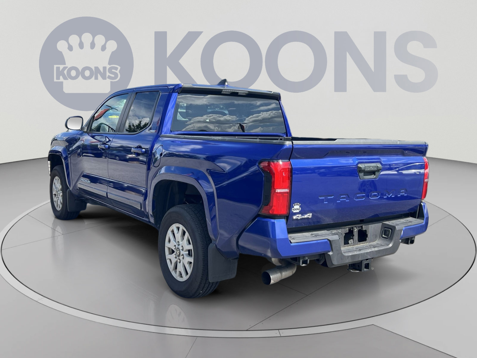 Used 2025 Toyota Tacoma SR5 AWD/4WD image 4