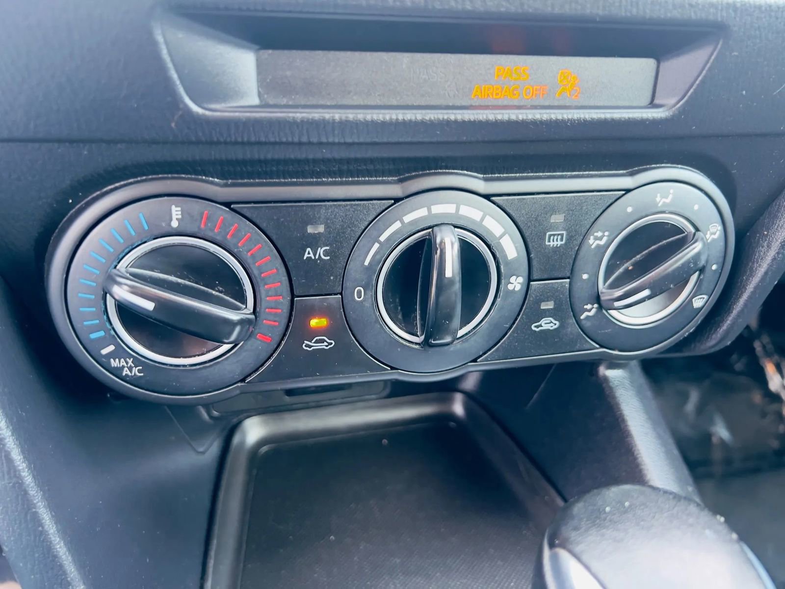 Used 2016 MAZDA MAZDA3 i Touring image 33