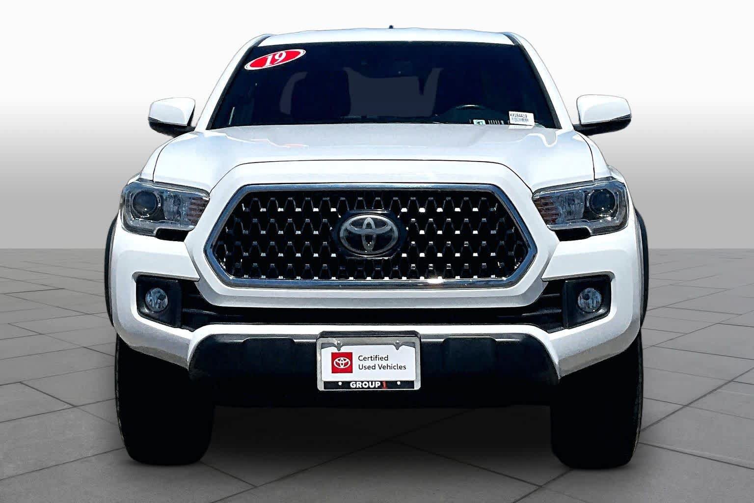 Certified 2019 Toyota Tacoma TRD Off-Road AWD/4WD image 3