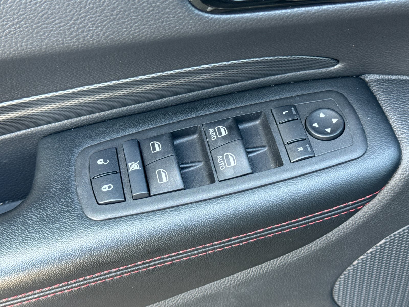 Used 2025 Dodge Durango GT AWD/4WD image 12