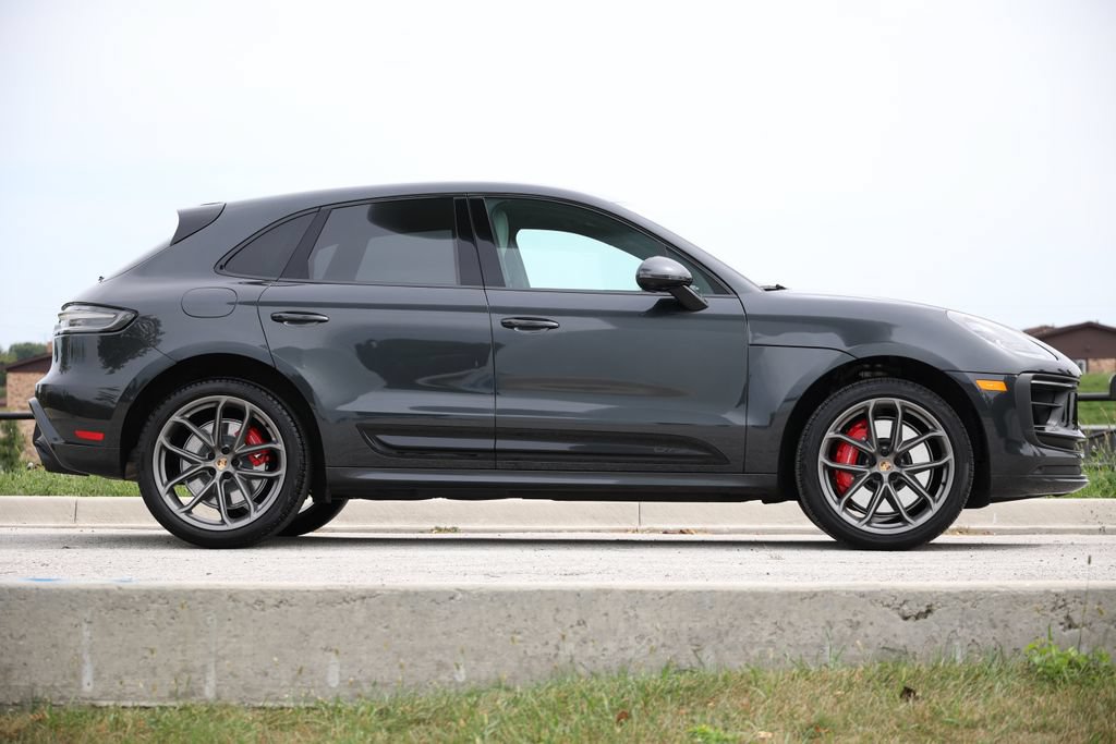 Certified 2025 Porsche Macan GTS AWD/4WD image 31