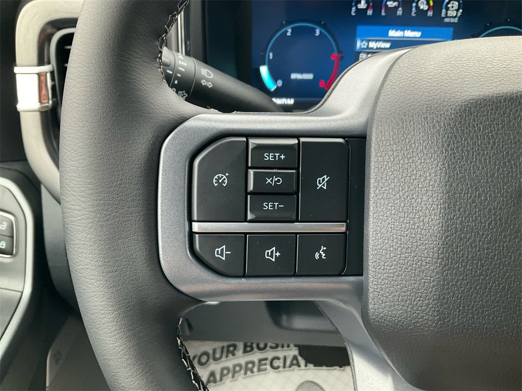 New 2026 Ford F250 Lariat w/ Black Appearance Package image 18