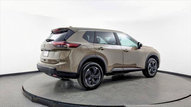 Used 2025 Nissan Rogue SV image 7