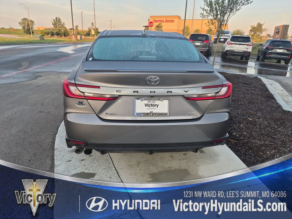 Used 2025 Toyota Camry SE FWD image 4