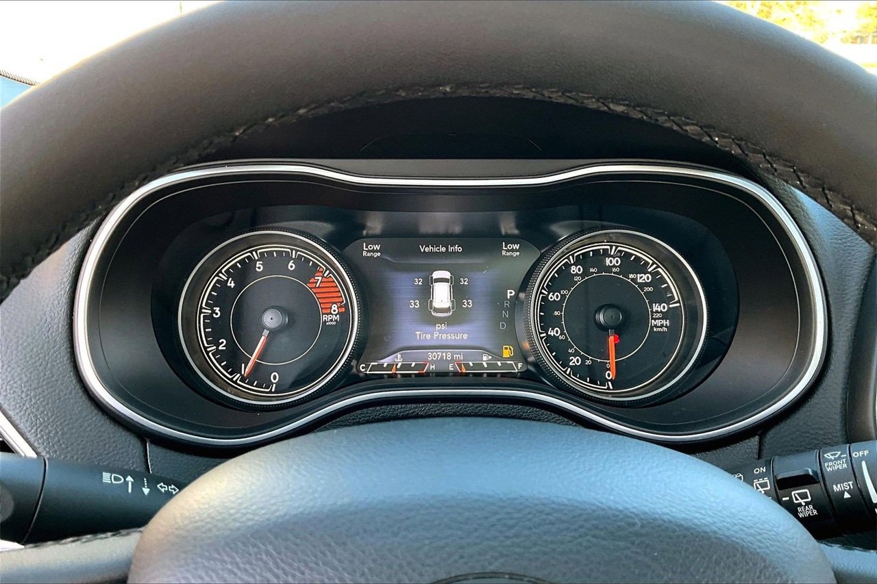 Certified 2022 Jeep Cherokee Latitude Lux w/ Sun & Sound Group image 9