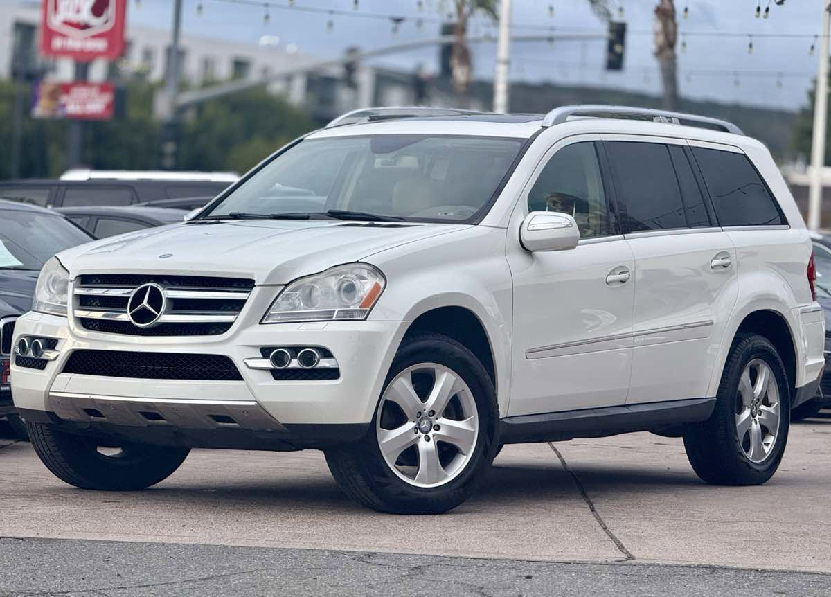 Used 2010 Mercedes-Benz GL 450 4MATIC image 1