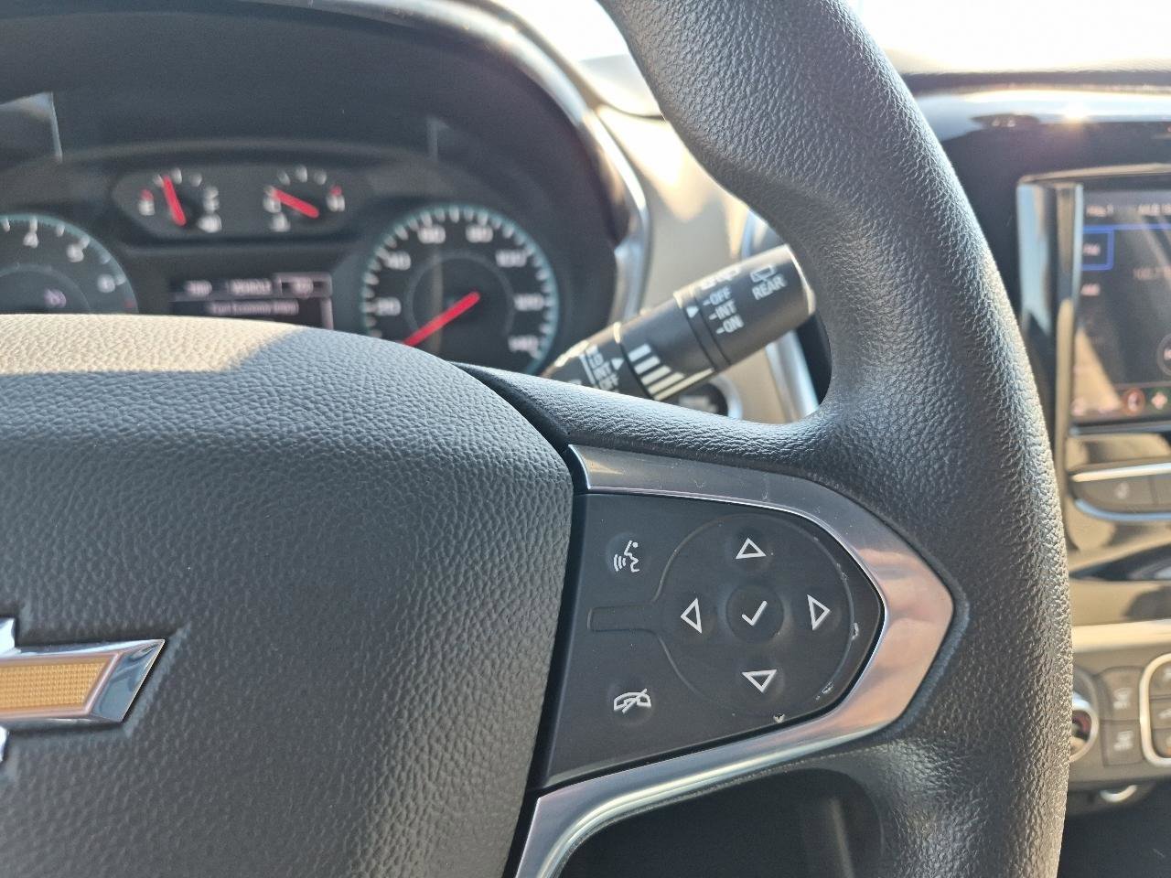 Used 2022 Chevrolet Traverse LS AWD/4WD image 18