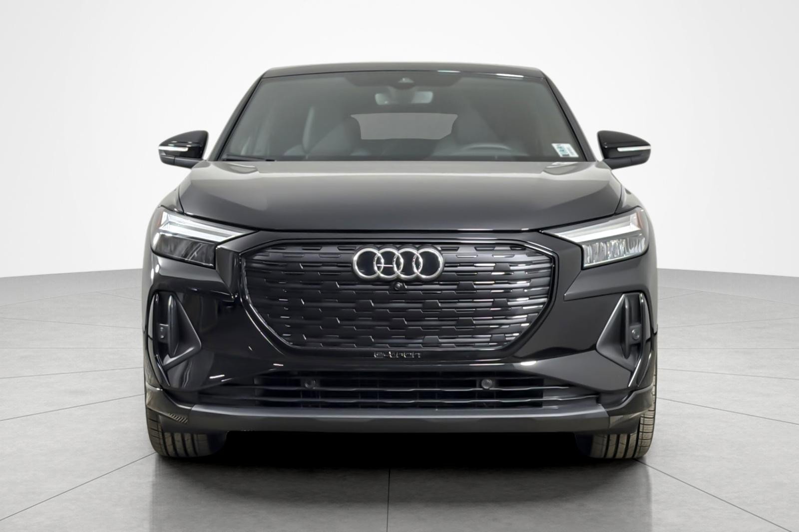 Used 2025 Audi Q4 e-tron Premium w/ Convenience Package image 8