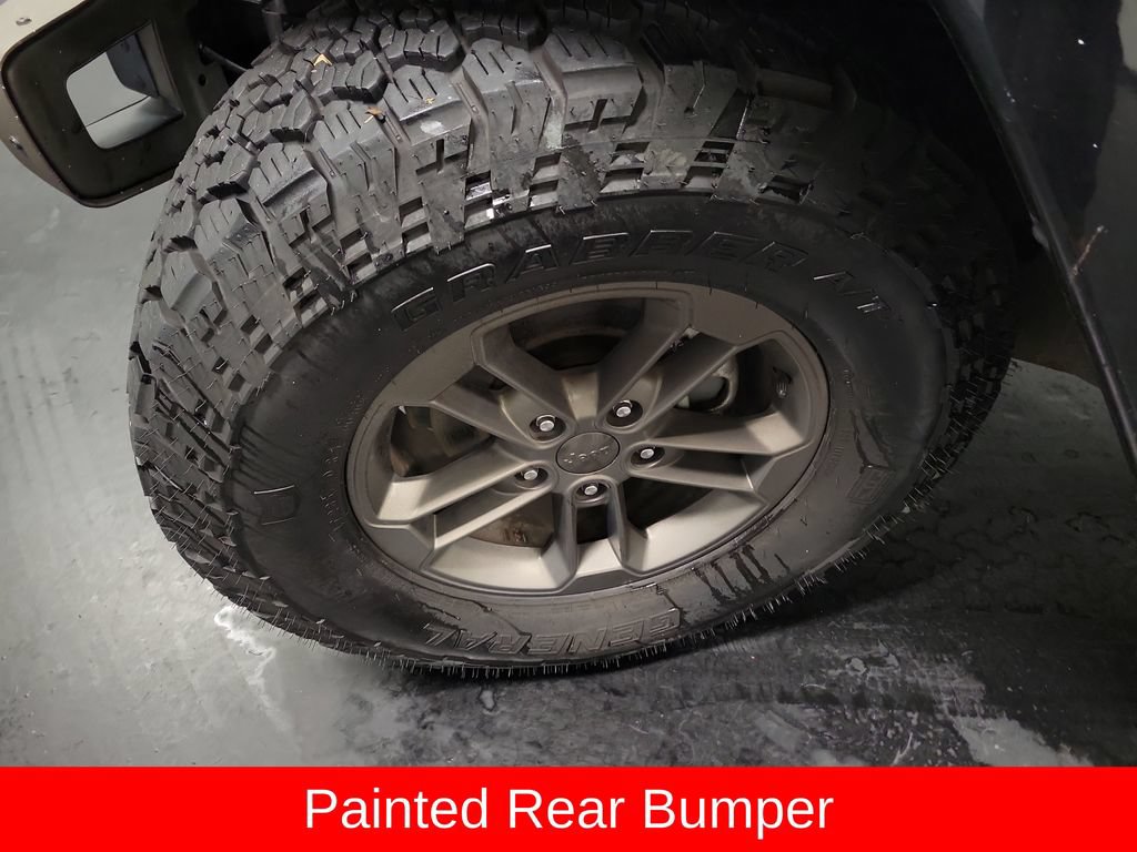 Used 2016 Jeep Wrangler Unlimited Sahara AWD/4WD image 14