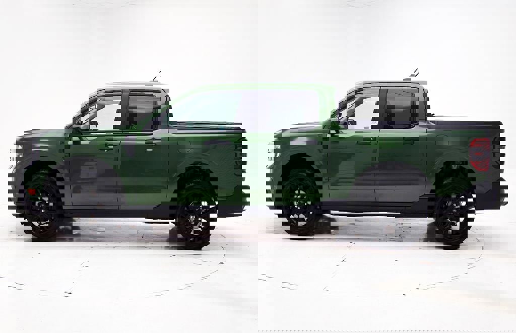 Used 2025 Ford Maverick XLT w/ Black Appearance Package image 5