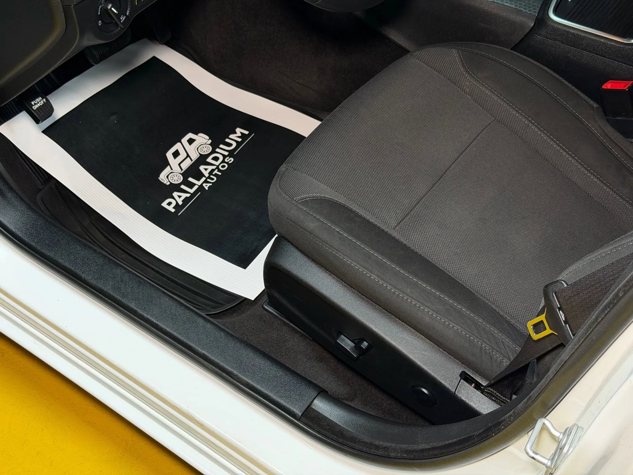 Used 2016 Dodge Charger R/T w/ Navigation & Travel Group image 36