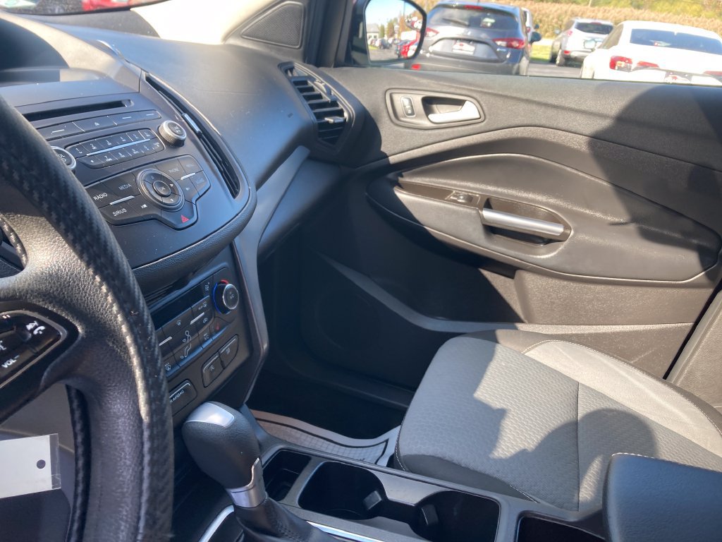 Used 2017 Ford Escape SE w/ SE Cold Weather Package AWD/4WD image 15