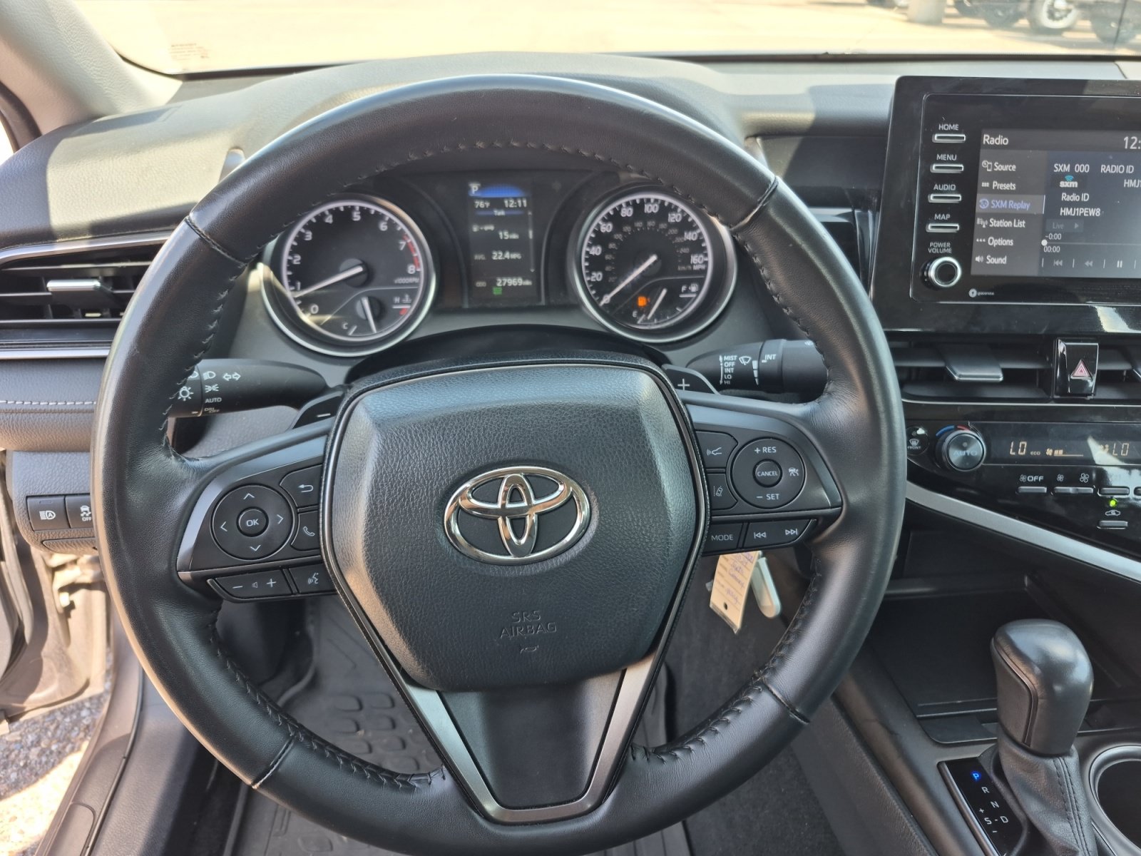 Used 2024 Toyota Camry SE FWD image 9