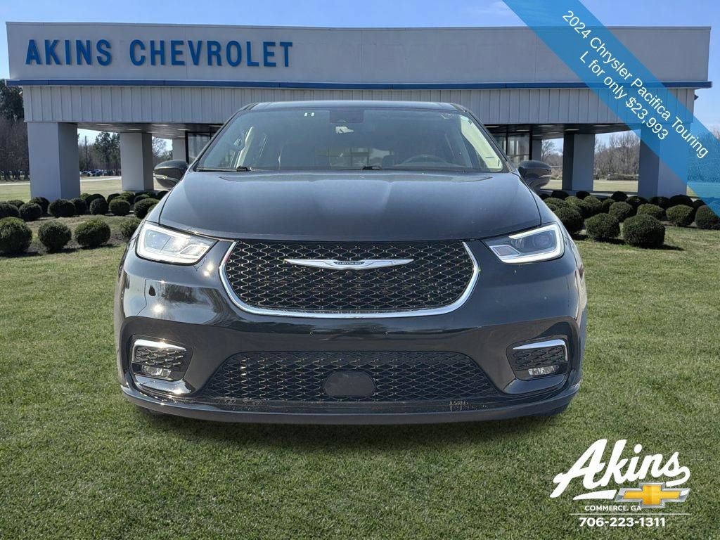 Used 2024 Chrysler Pacifica Touring-L FWD video 3