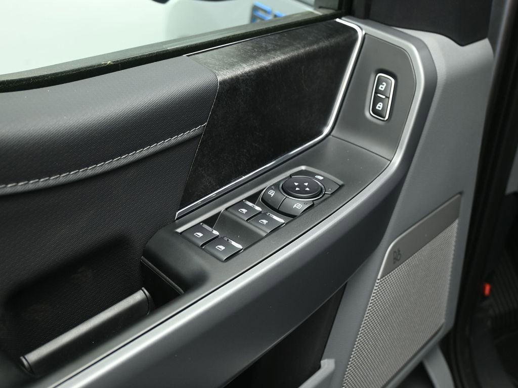 New 2025 Ford F150 Lightning Flash AWD/4WD image 9