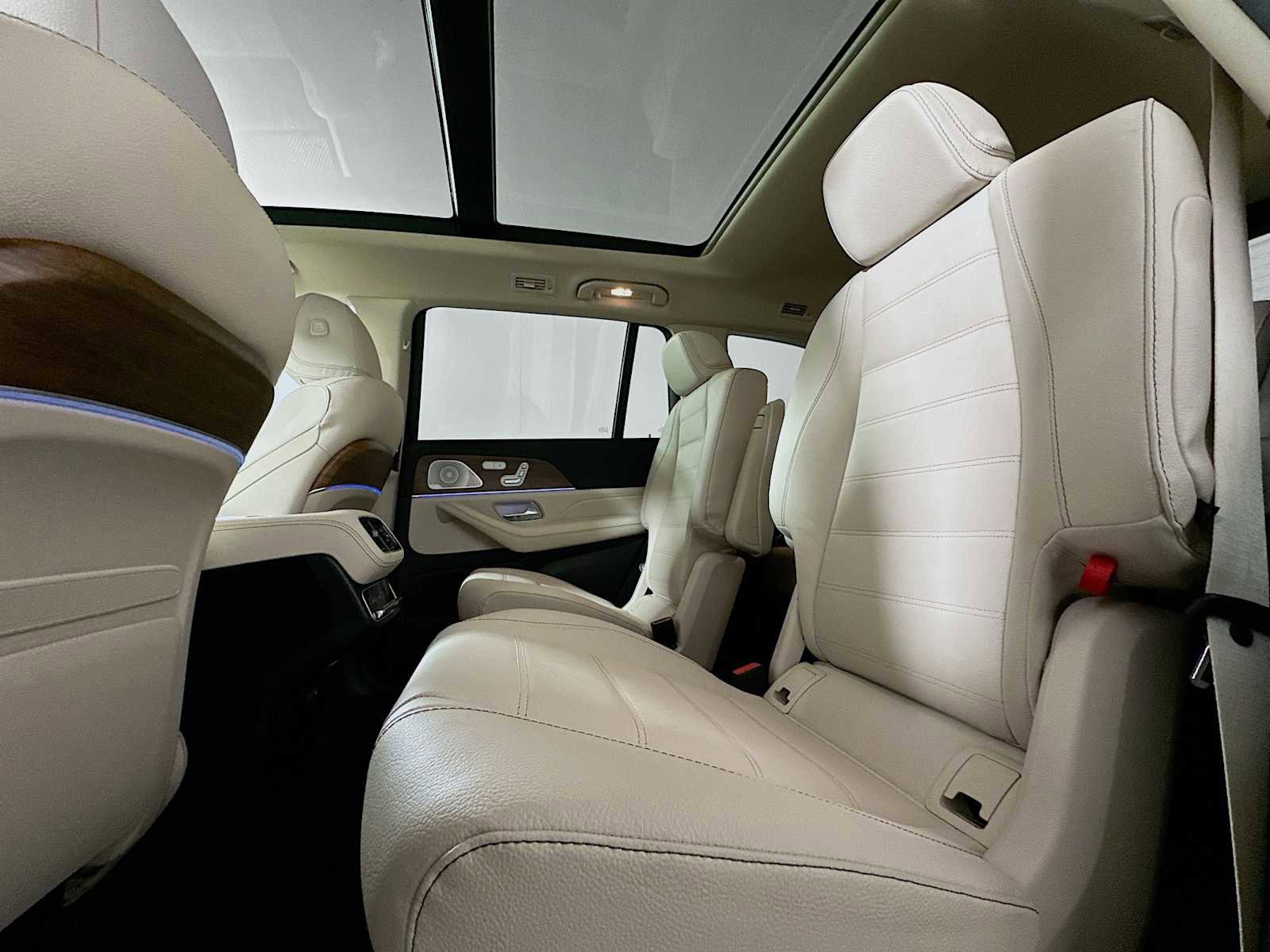 Used 2024 Mercedes-Benz GLS 580 4MATIC image 23