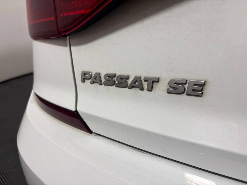 Used 2018 Volkswagen Passat 2.0T SE FWD image 10