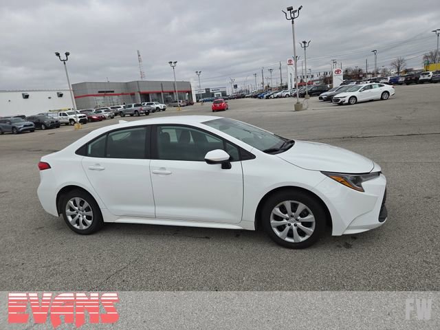 Used 2024 Toyota Corolla LE image 2