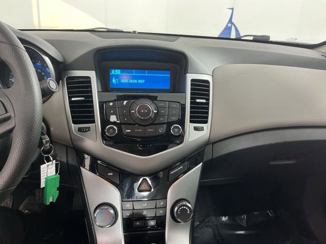 Used 2015 Chevrolet Cruze L FWD image 30