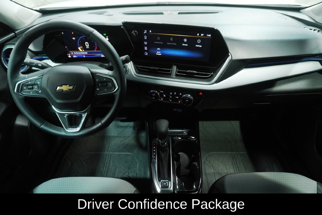 Used 2024 Chevrolet Trax LT w/ Driver Confidence Package FWD image 3