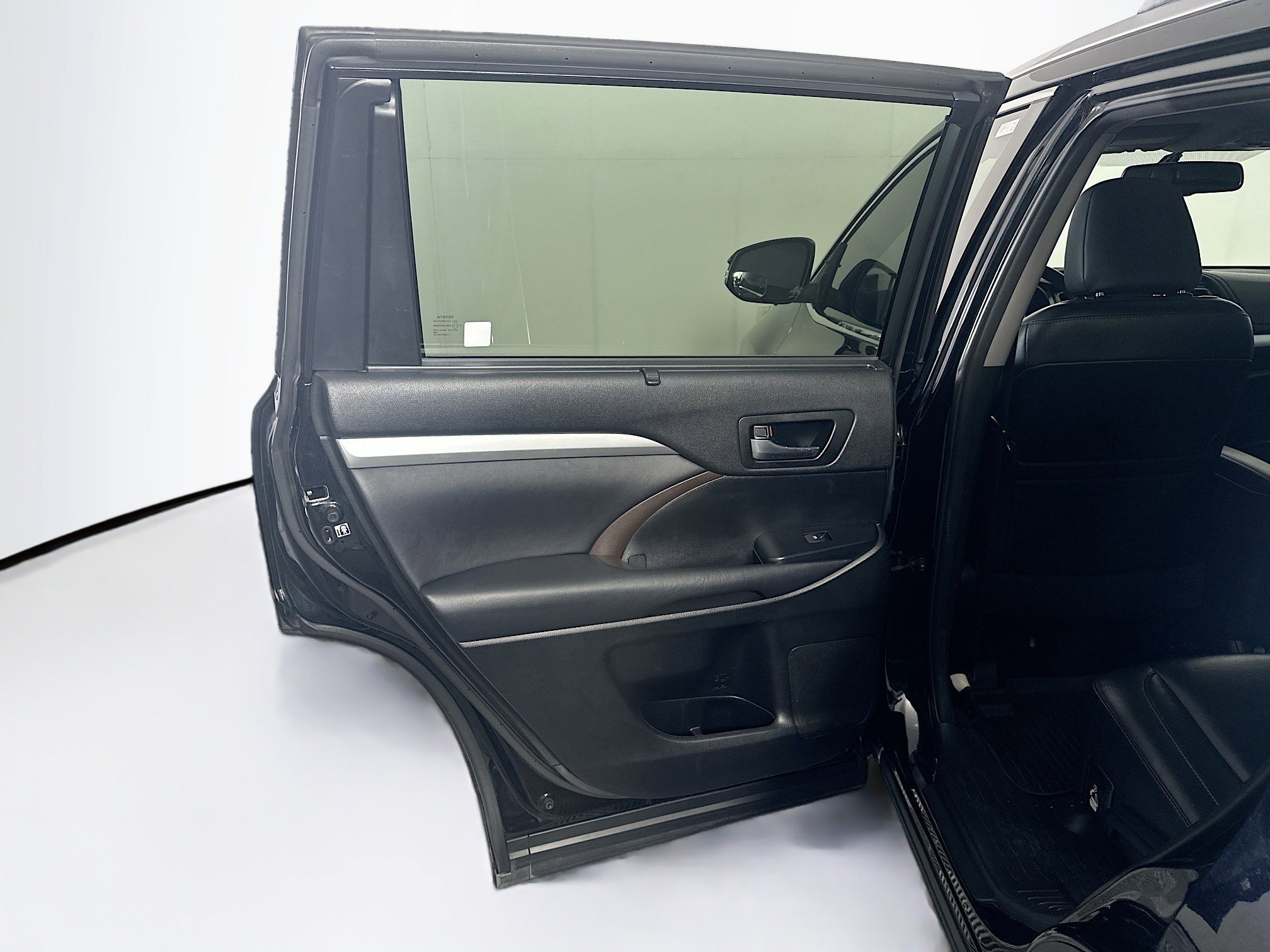 Used 2016 Toyota Highlander XLE image 27