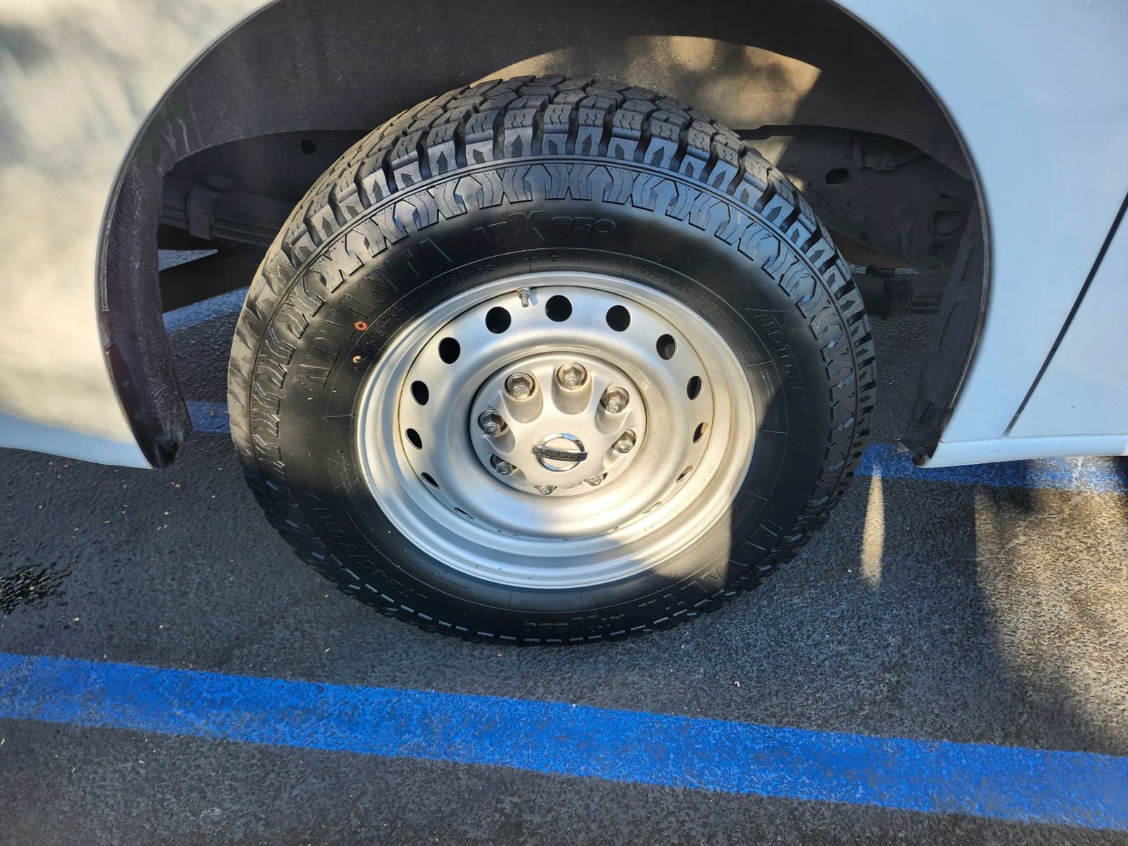 Used 2018 Nissan NV 2500 S image 12