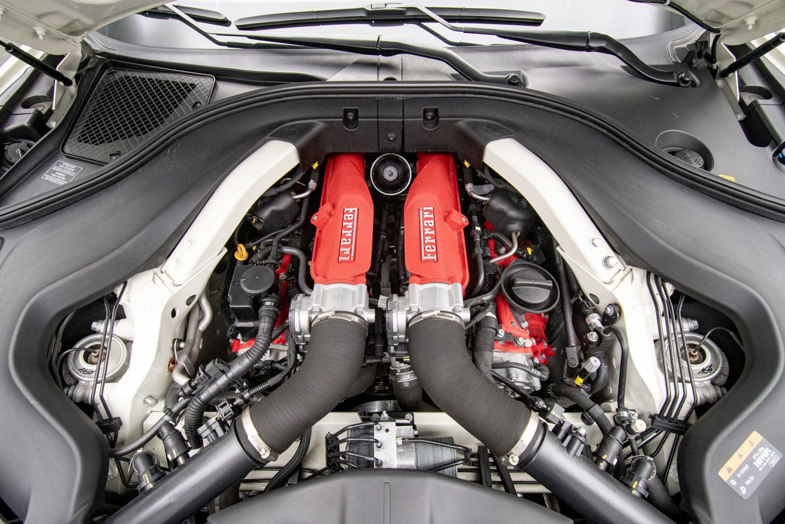 Used 2019 Ferrari Portofino RWD image 53