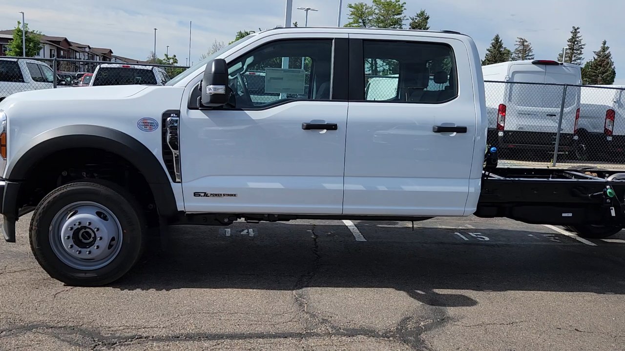 New 2025 Ford F550 4x4 Crew Cab image 4