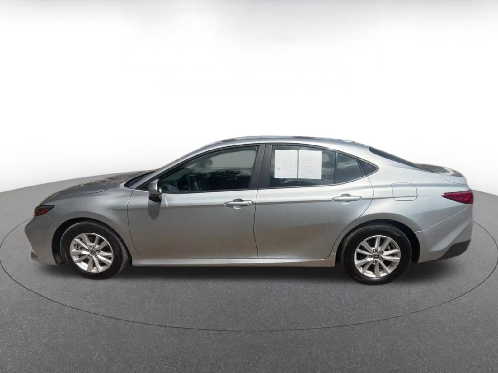 Used 2025 Toyota Camry LE FWD image 9