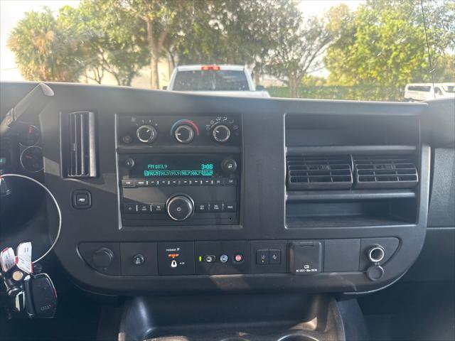 Used 2020 Chevrolet Express 3500 LT w/ LT Preferred Equipment Group RWD image 21