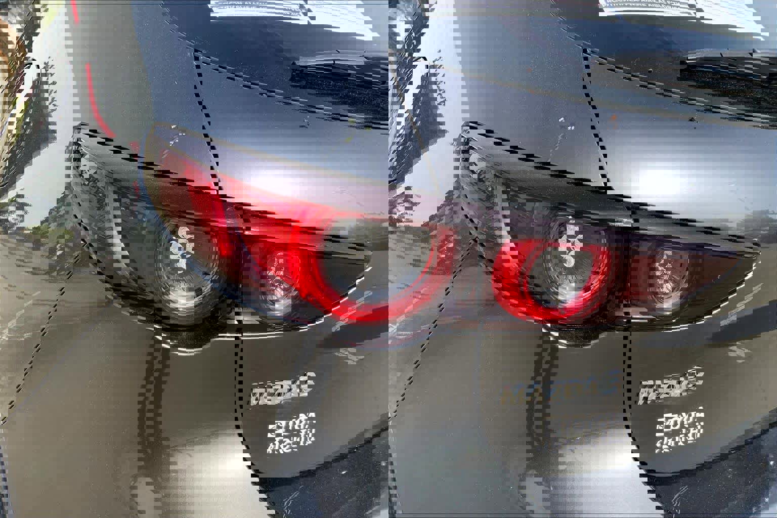 Used 2020 MAZDA MAZDA3 Hatchback w/ Premium Package FWD image 28