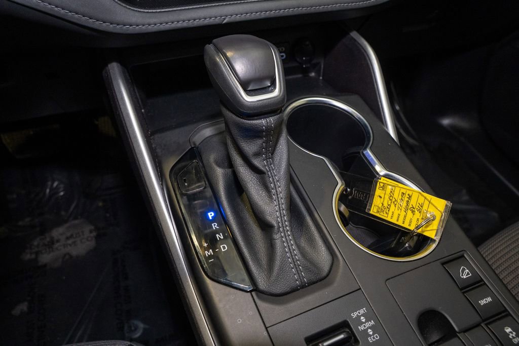 Used 2024 Toyota Highlander LE image 17