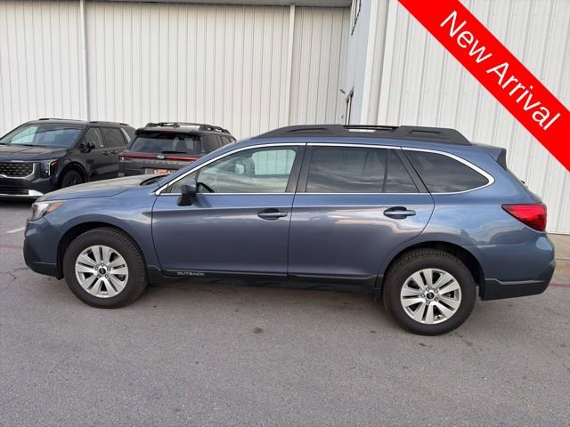 Used 2018 Subaru Outback 2.5i Premium image 8