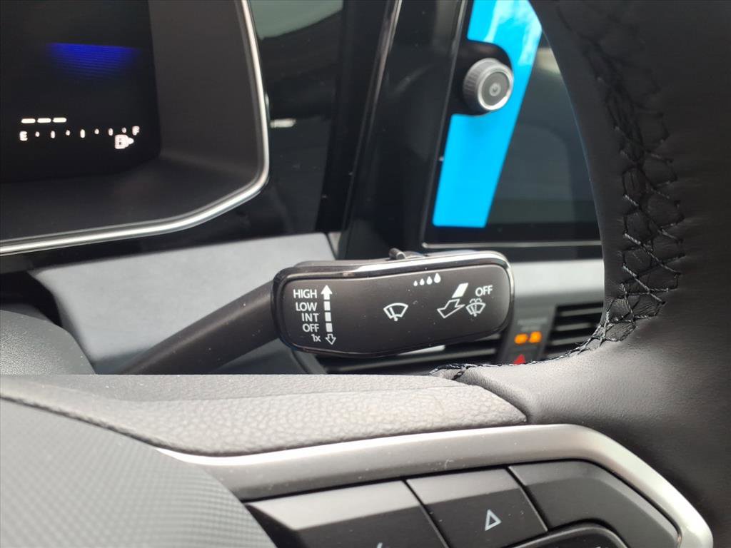 New 2026 Volkswagen Jetta SE FWD image 17