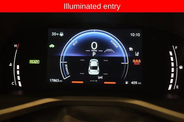 Used 2025 Toyota Camry SE image 19