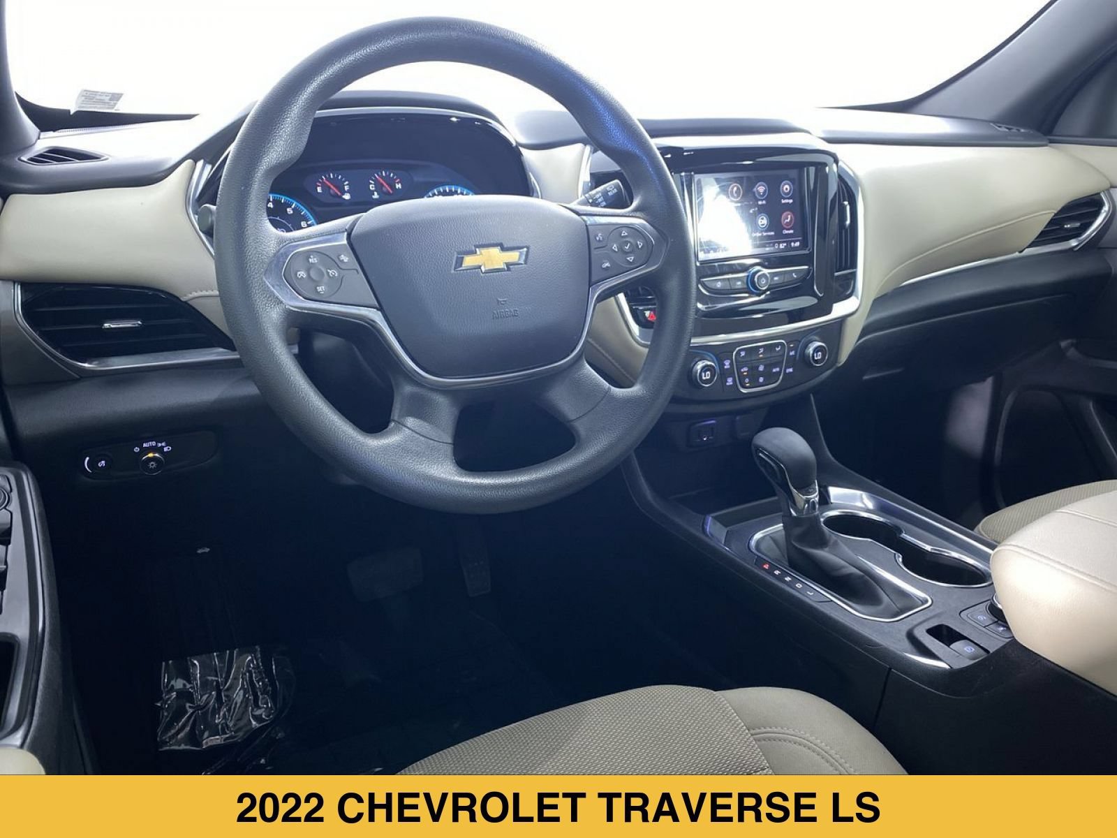 Certified 2022 Chevrolet Traverse LS FWD image 2