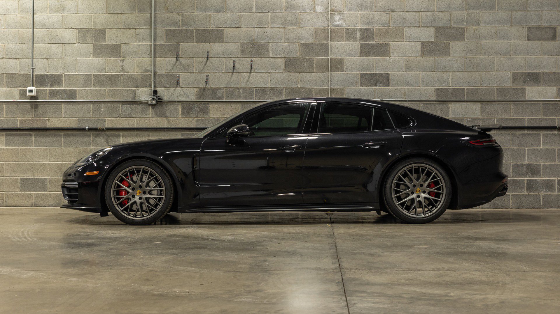 Used 2020 Porsche Panamera GTS image 4
