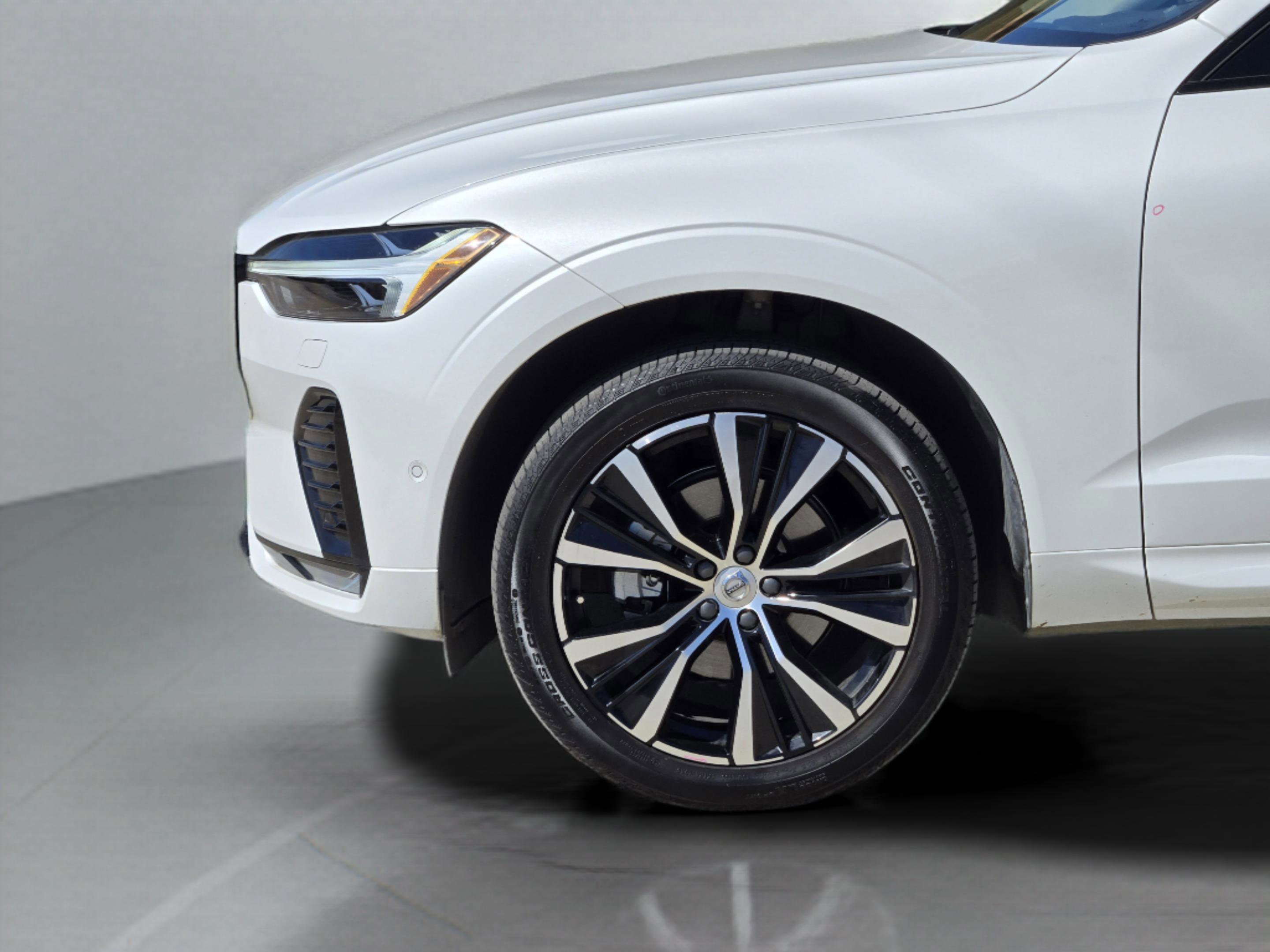 Used 2024 Volvo XC60 B5 Plus w/ Protection Package Premier image 15