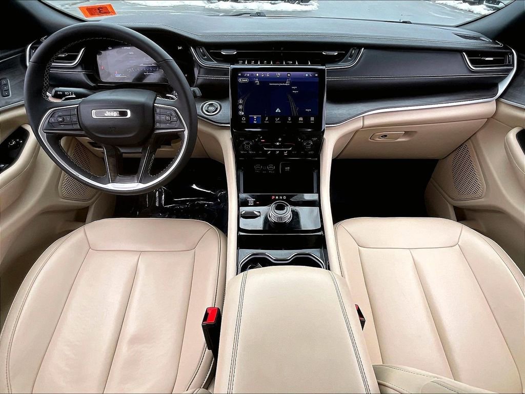 Used 2023 Jeep Grand Cherokee Limited image 20