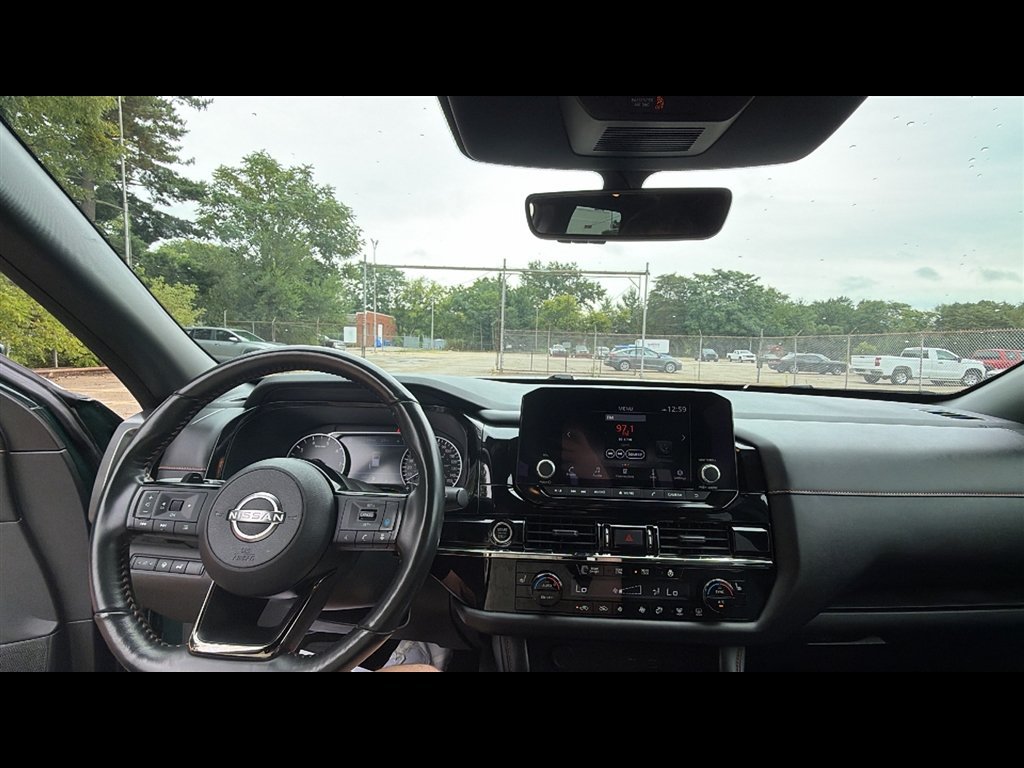 Used 2023 Nissan Pathfinder SV AWD/4WD image 10