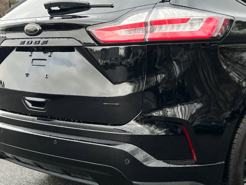 Used 2022 Ford Edge SE w/ Black Appearance Package image 6