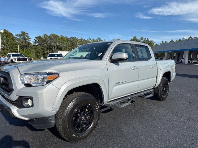Used 2021 Toyota Tacoma SR5 AWD/4WD image 7