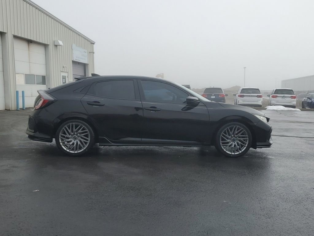 Used 2018 Honda Civic Sport image 8