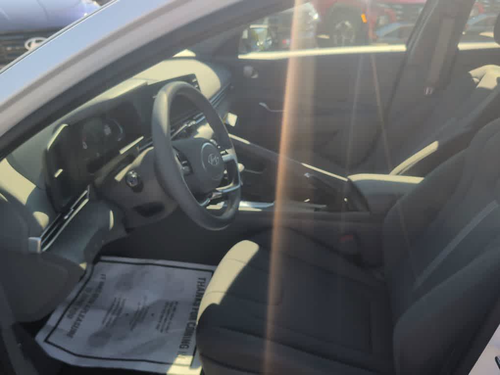 New 2026 Hyundai Elantra SE FWD image 22