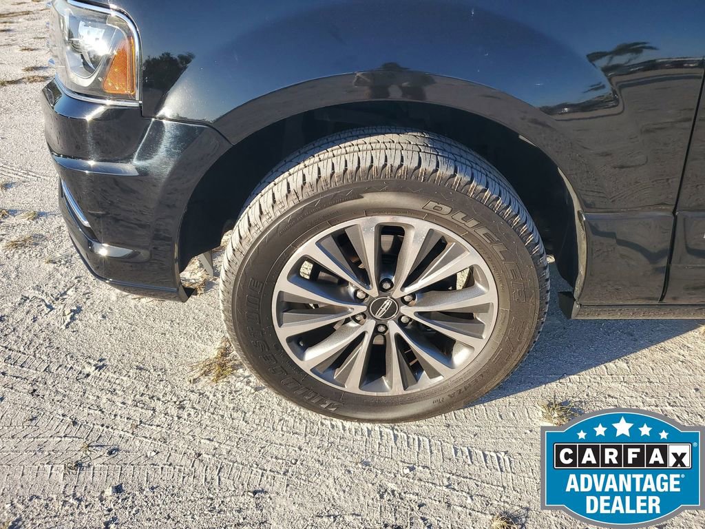 Used 2017 Lincoln Navigator Select image 18