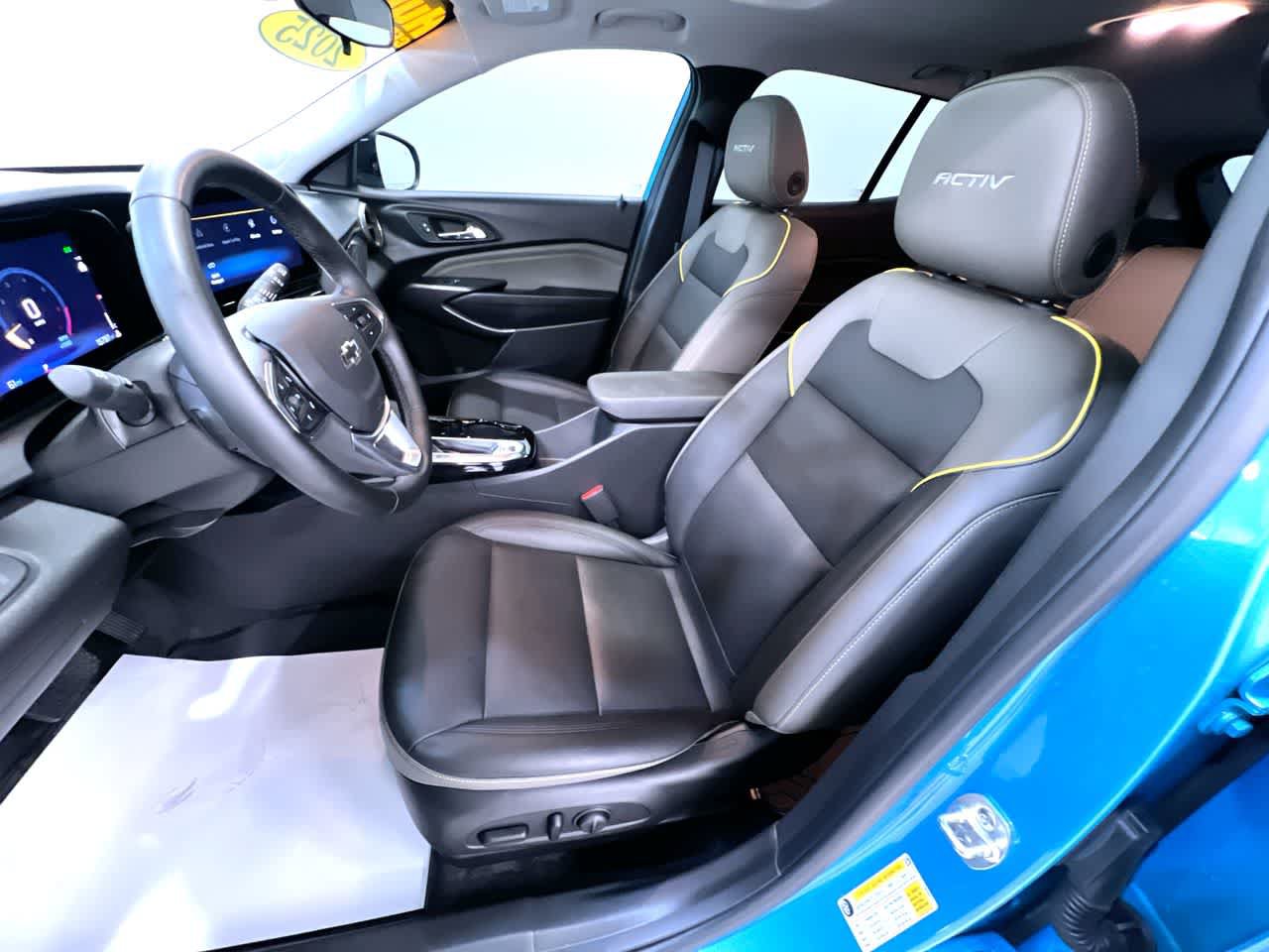 Used 2025 Chevrolet Trax ACTIV w/ Sunroof Package FWD image 14