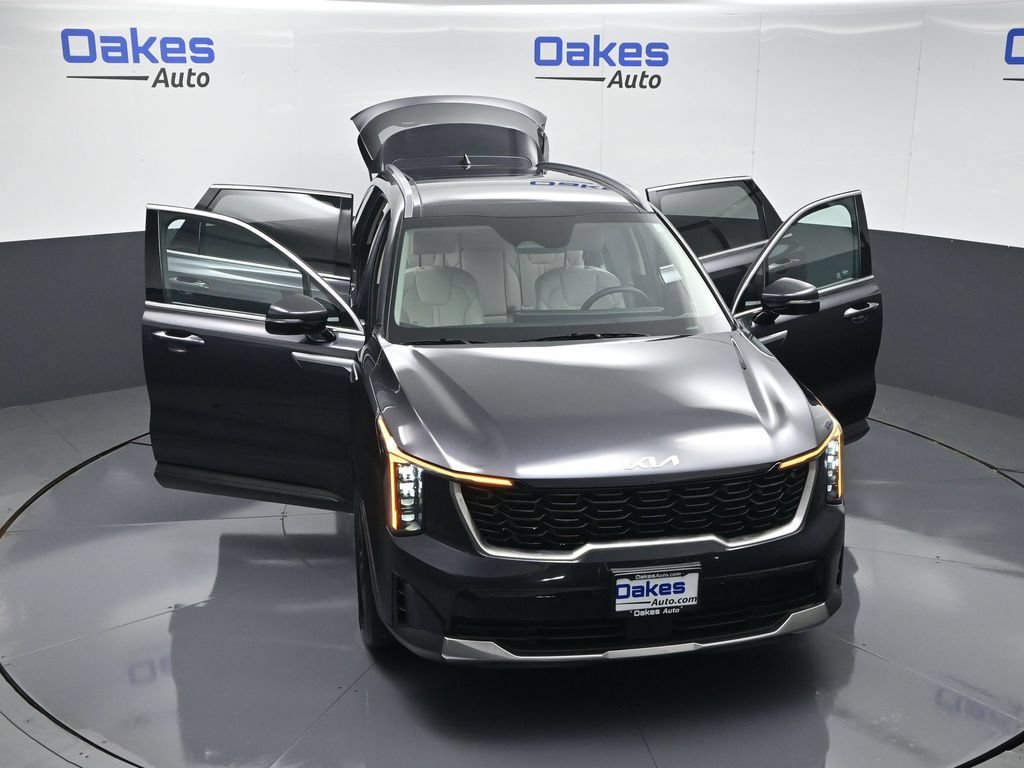 Certified 2025 Kia Sorento S w/ Panoramic Sunroof Package FWD image 60