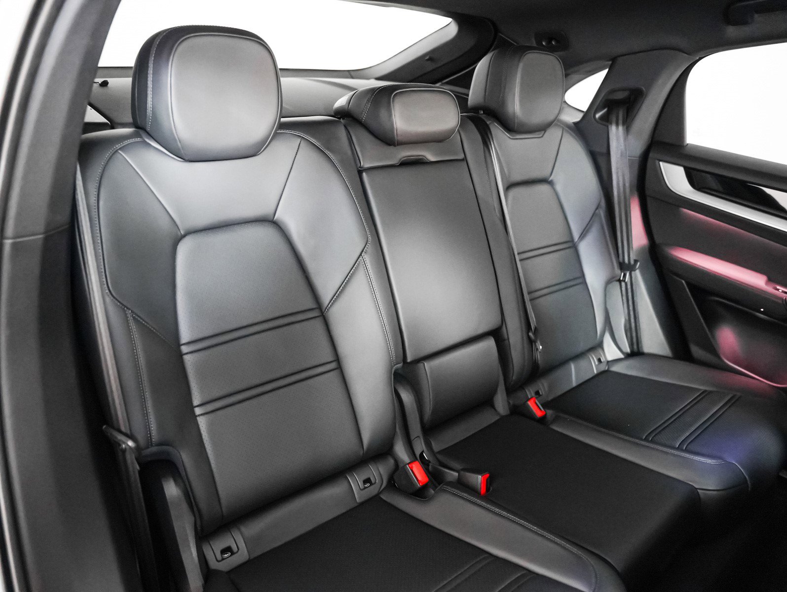 Used 2025 Porsche Cayenne Coupe image 6