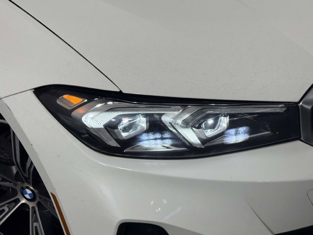Used 2023 BMW 330i xDrive Sedan w/ Premium Package AWD/4WD image 15