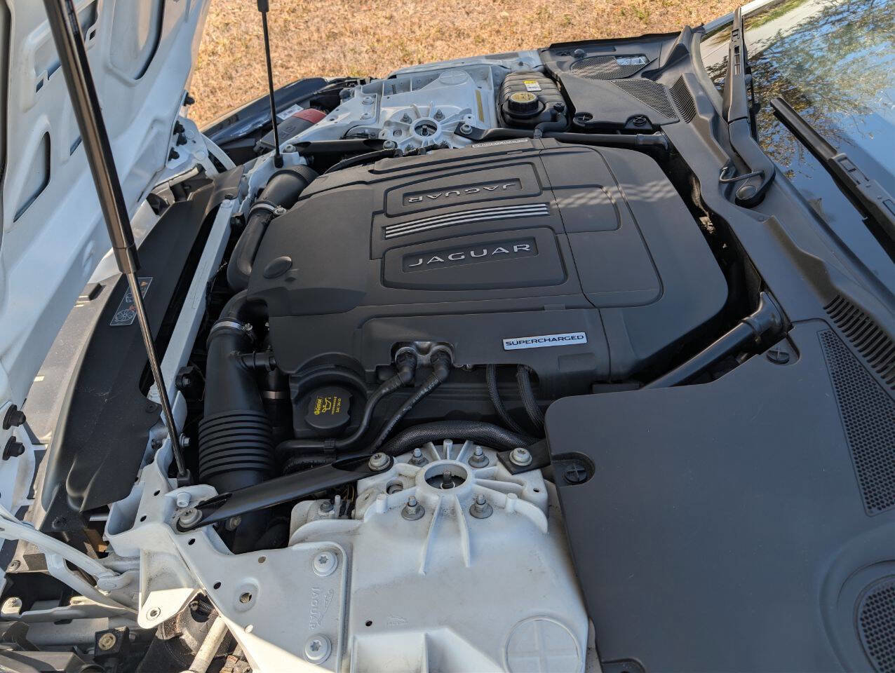 Used 2016 Jaguar F-TYPE Convertible image 22